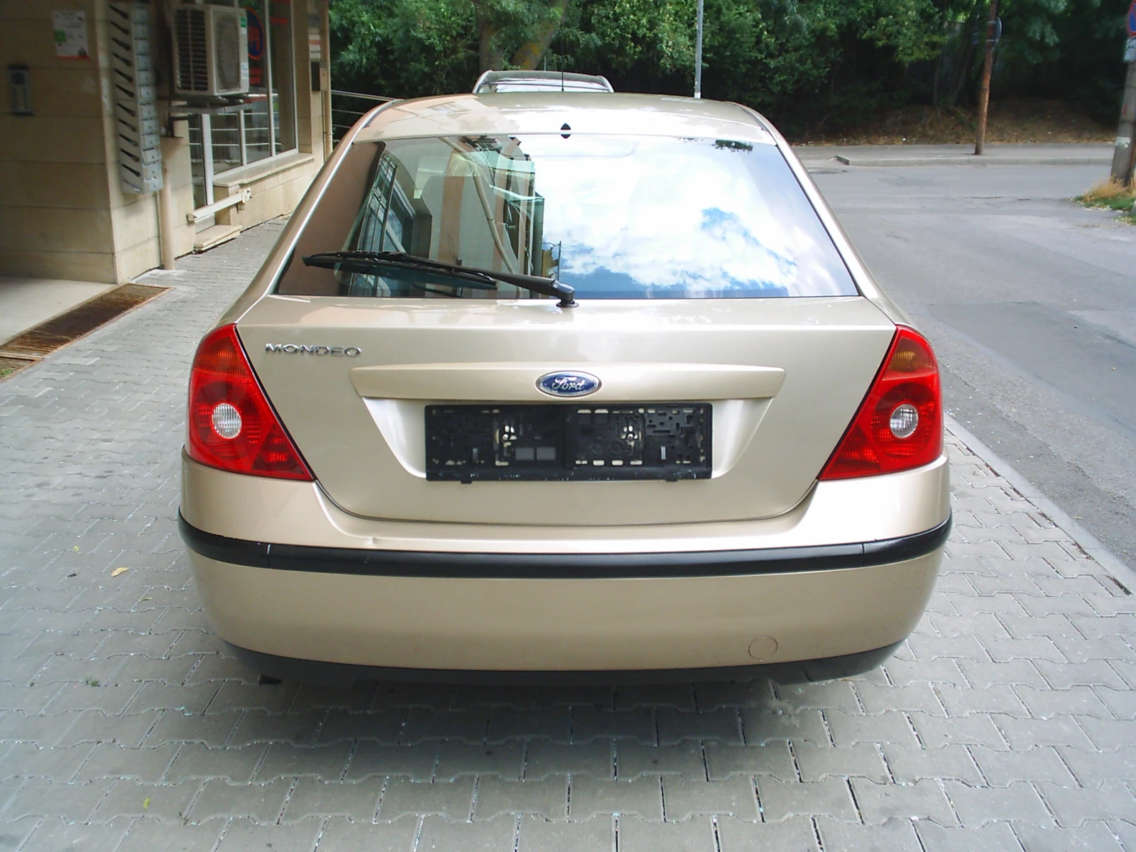 Ford Mondeo 2.0 i 16V 146k.c. Ghia - изображение 5