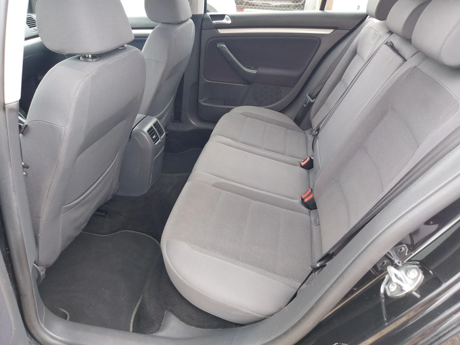 VW Golf 1.9 TDI | Mobile.bg — изображение 11