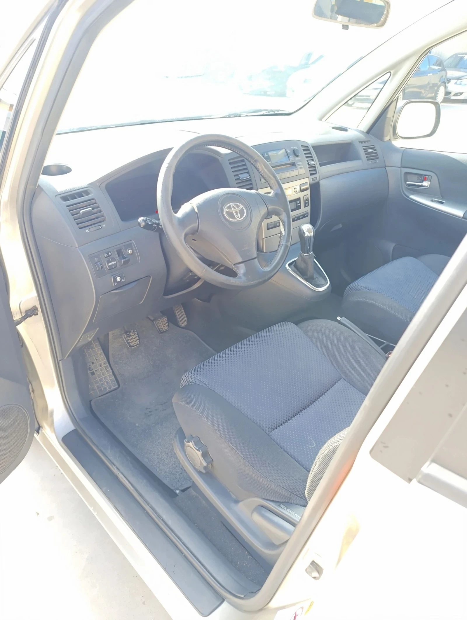 Toyota Corolla verso  - изображение 5