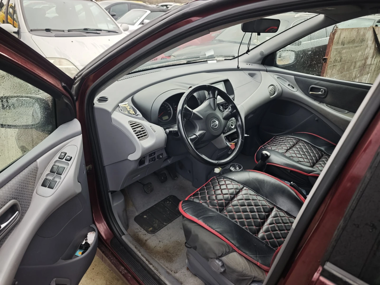 Nissan Almera tino 1.8, снимка 5 - Автомобили и джипове - 54075359