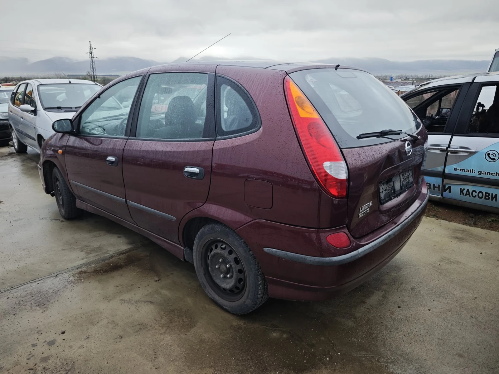 Nissan Almera tino 1.8, снимка 3 - Автомобили и джипове - 54075359