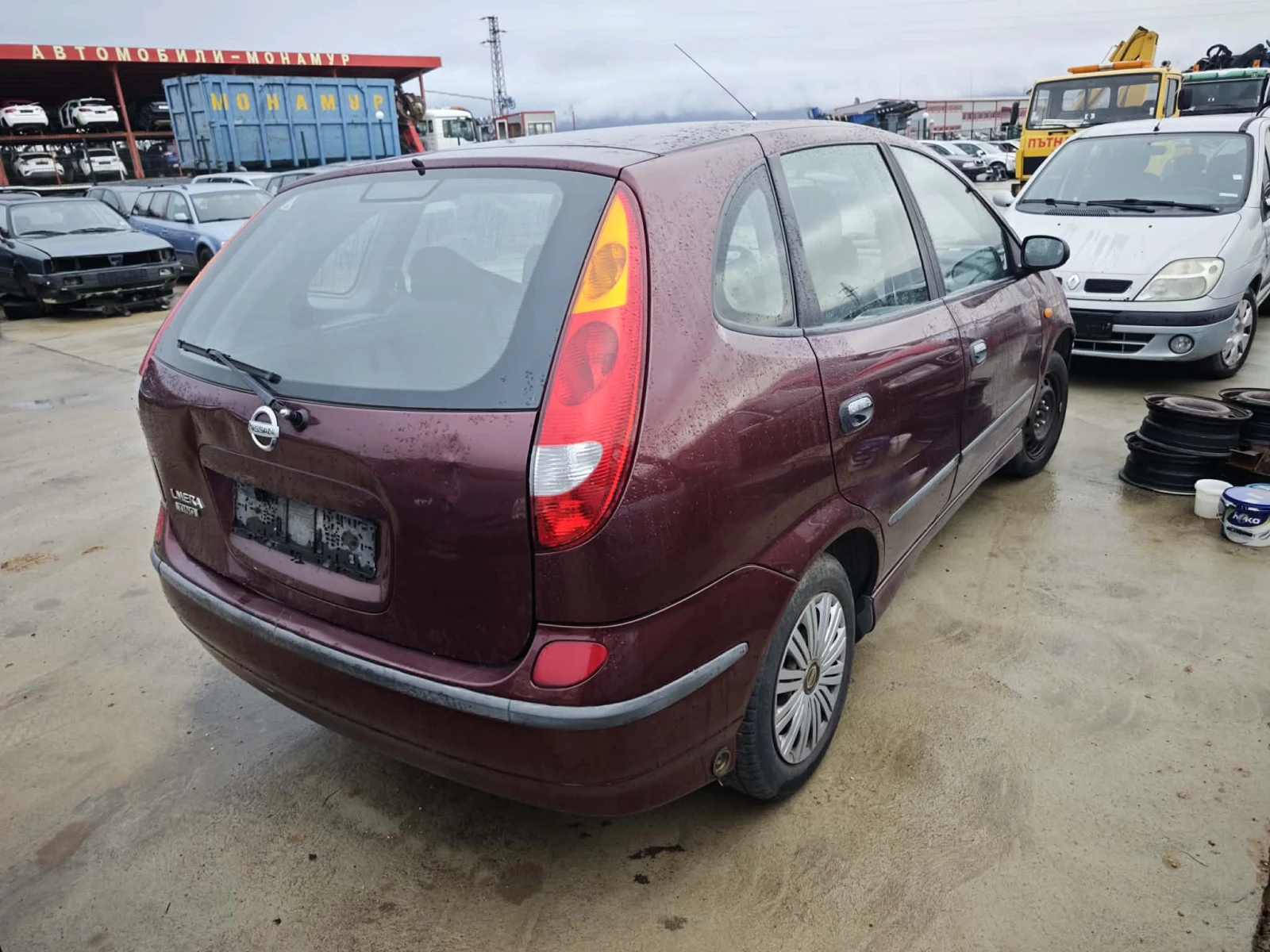 Nissan Almera tino 1.8, снимка 4 - Автомобили и джипове - 54075359