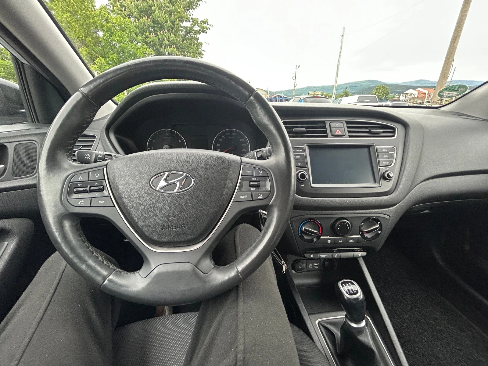Hyundai I20 1.2, снимка 12 - Автомобили и джипове - 54607886