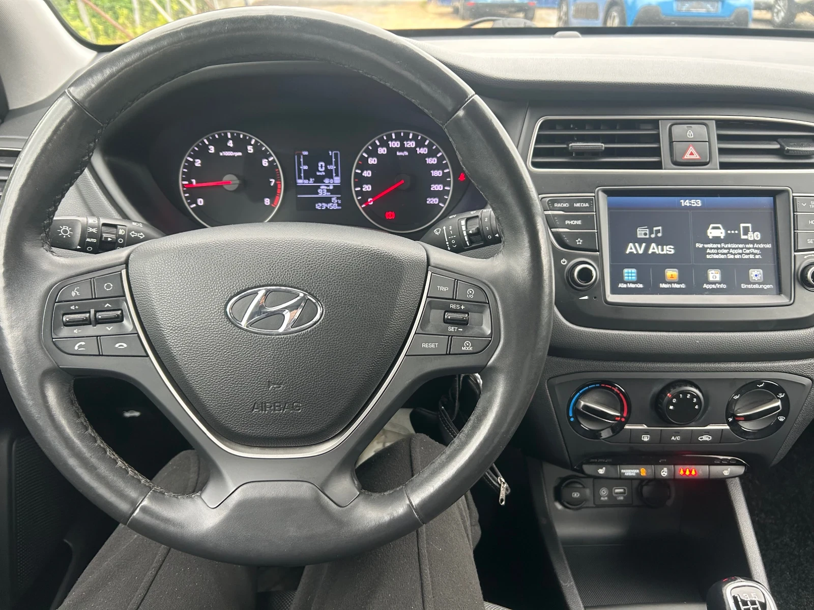 Hyundai I20 1.2, снимка 10 - Автомобили и джипове - 54607886