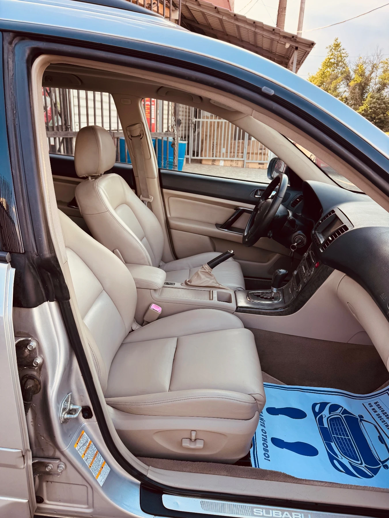 Subaru Outback 3.0 R Швейцария Фул Екстри ТОП, снимка 11 - Автомобили и джипове - 54622928