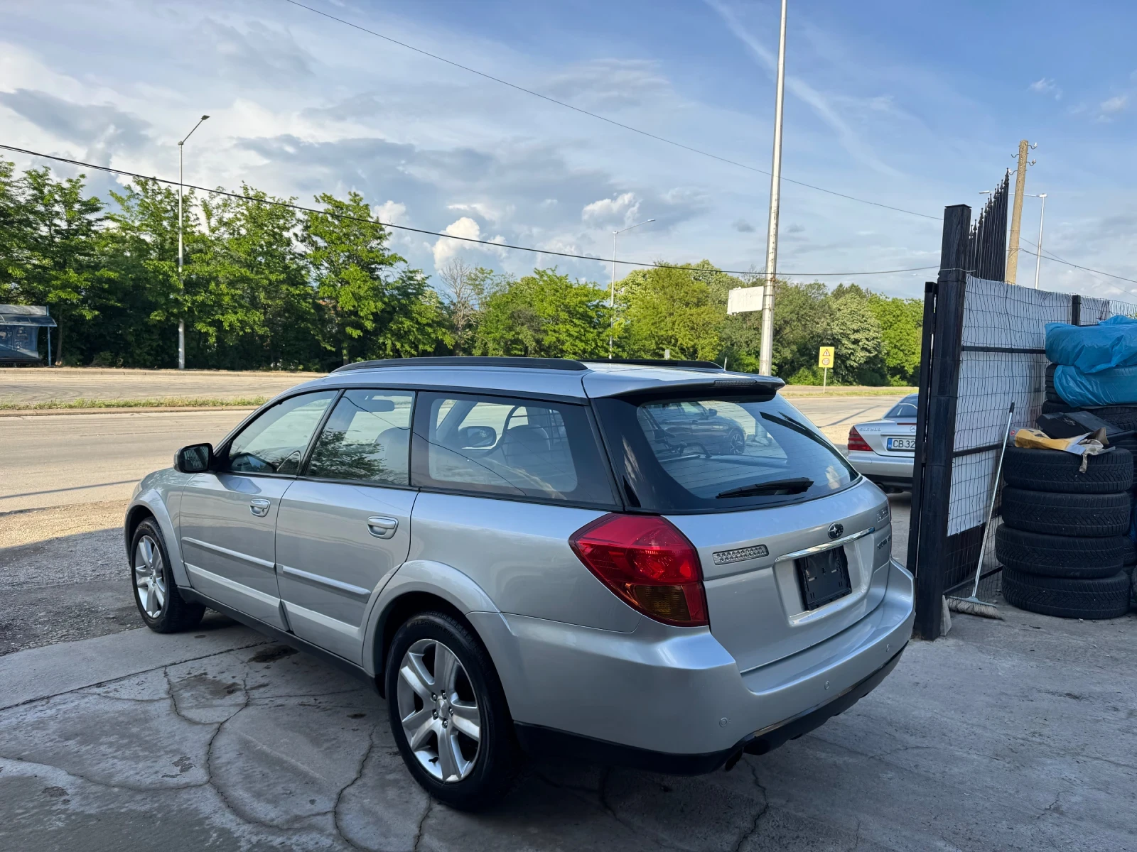 Subaru Outback 3.0 R Швейцария Фул Екстри ТОП, снимка 7 - Автомобили и джипове - 54622928