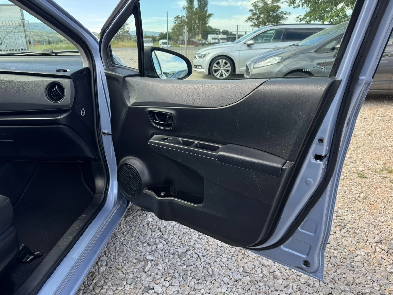 Toyota Yaris D4D, снимка 14 - Автомобили и джипове - 54743357