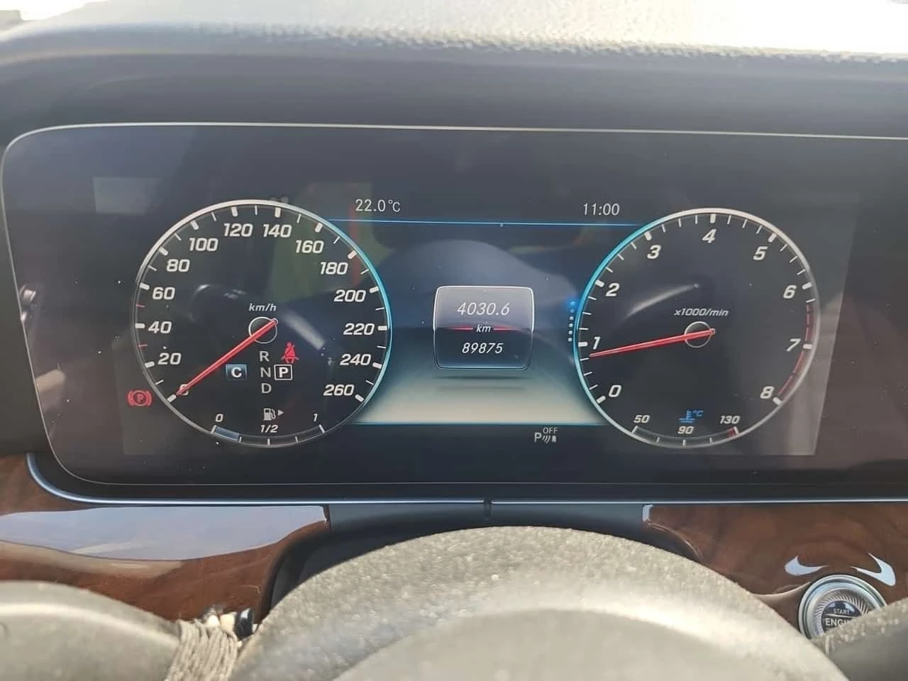 Mercedes-Benz E 300 CARFAX, снимка 9 - Автомобили и джипове - 55381078