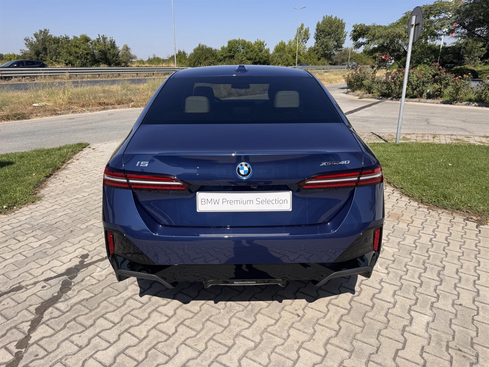 BMW i5 xDrive40, снимка 9 - Автомобили и джипове - 55650368