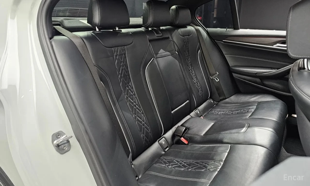 BMW 520 M Sport Package Plus * АВТОКРЕДИТ * , снимка 11 - Автомобили и джипове - 56103394