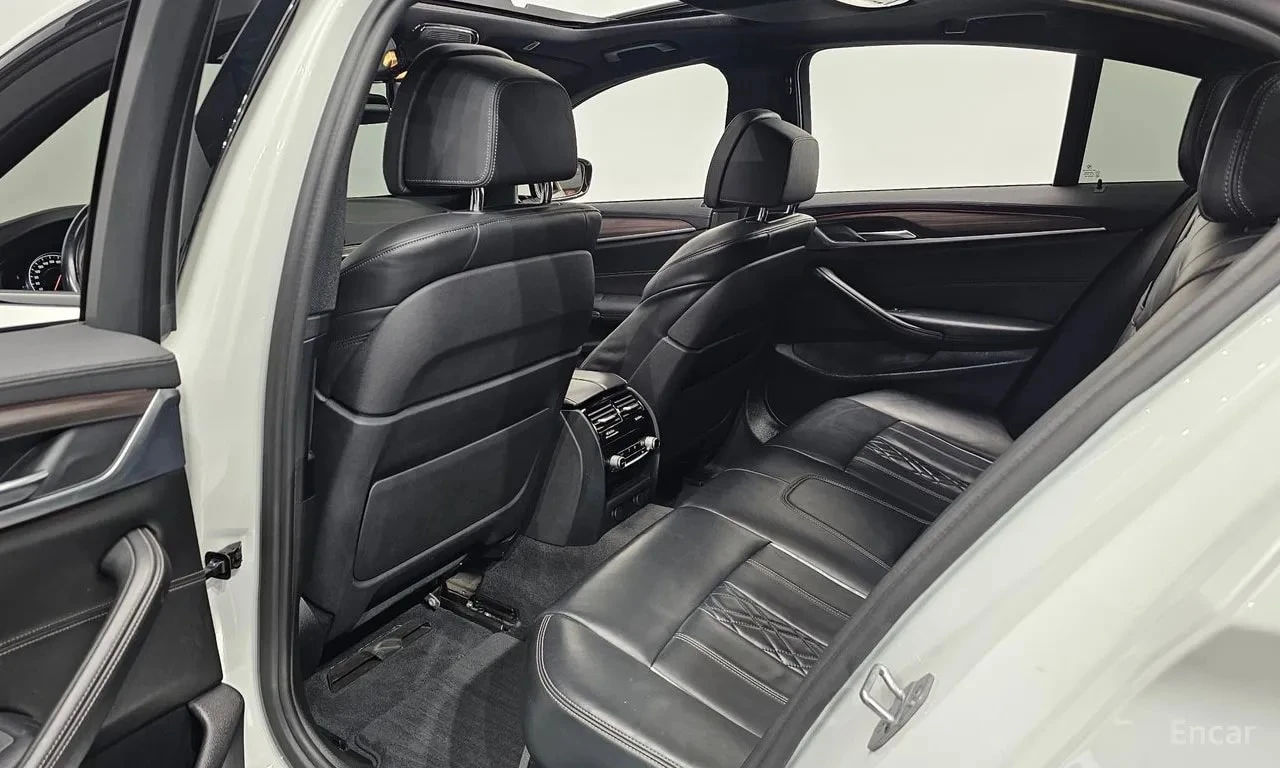 BMW 520 M Sport Package Plus * АВТОКРЕДИТ * , снимка 12 - Автомобили и джипове - 56103394