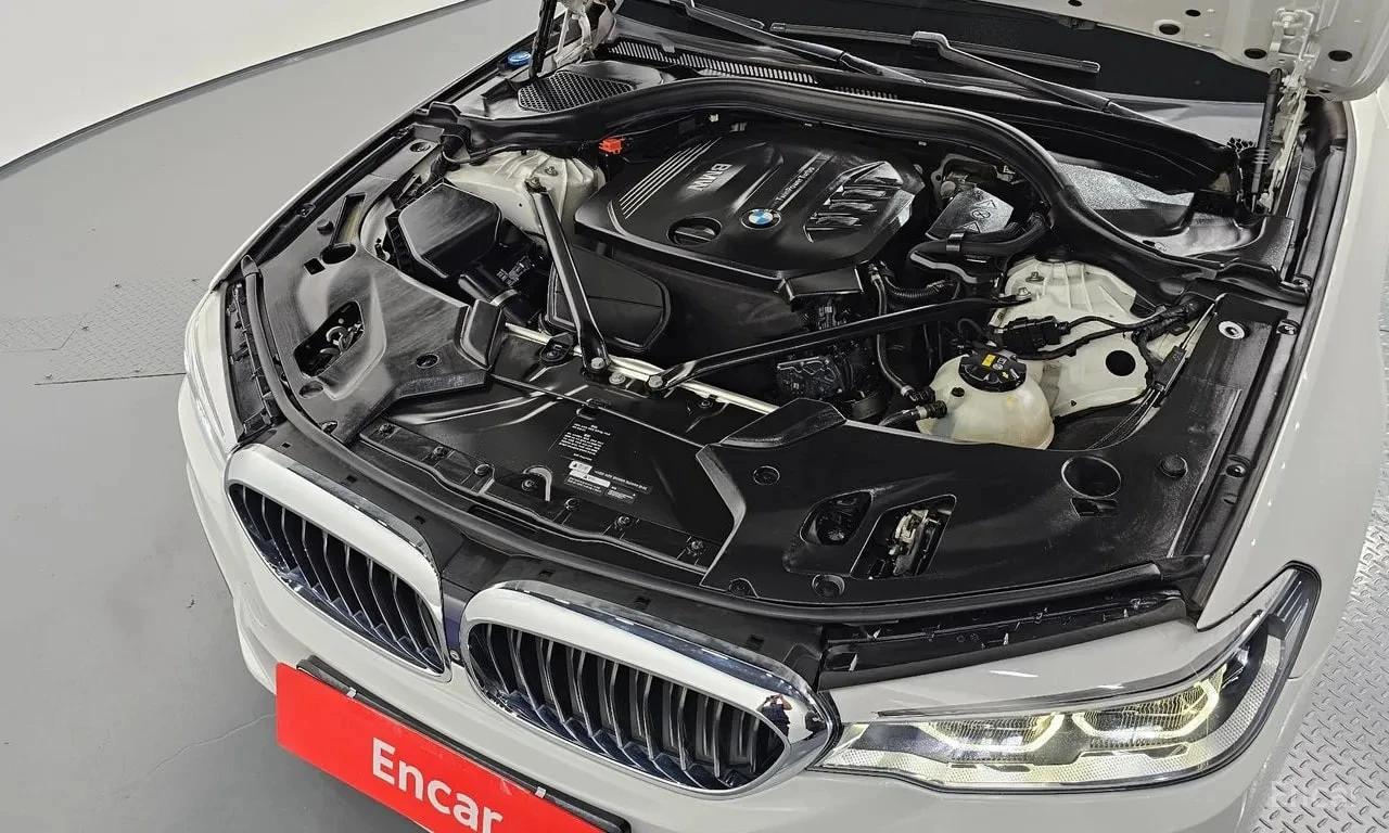 BMW 520 M Sport Package Plus * АВТОКРЕДИТ * , снимка 6 - Автомобили и джипове - 56103394