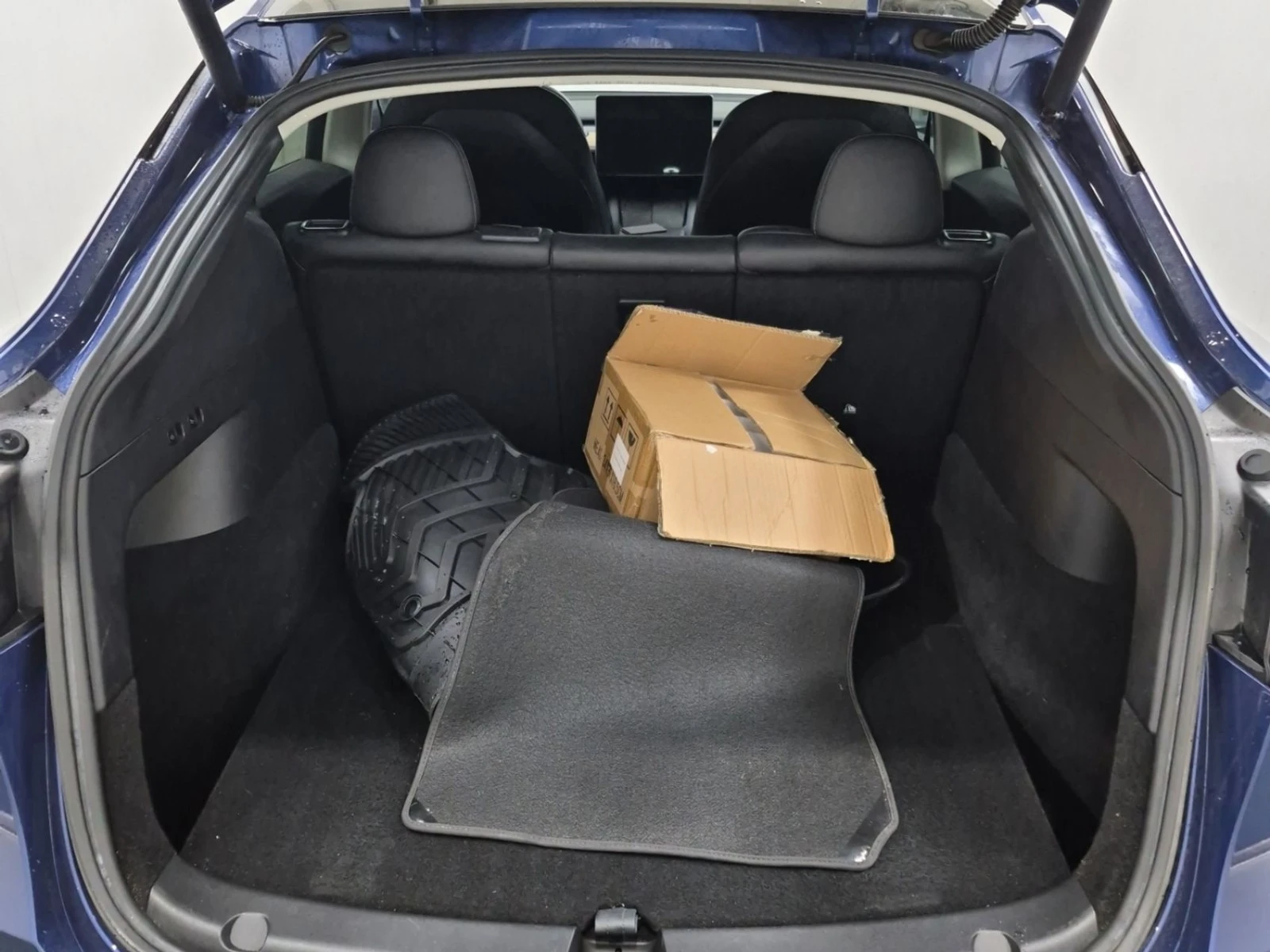 Tesla Model Y Awd Performance ���������� ���� �� �������� | Mobile.bg � ����������� 13