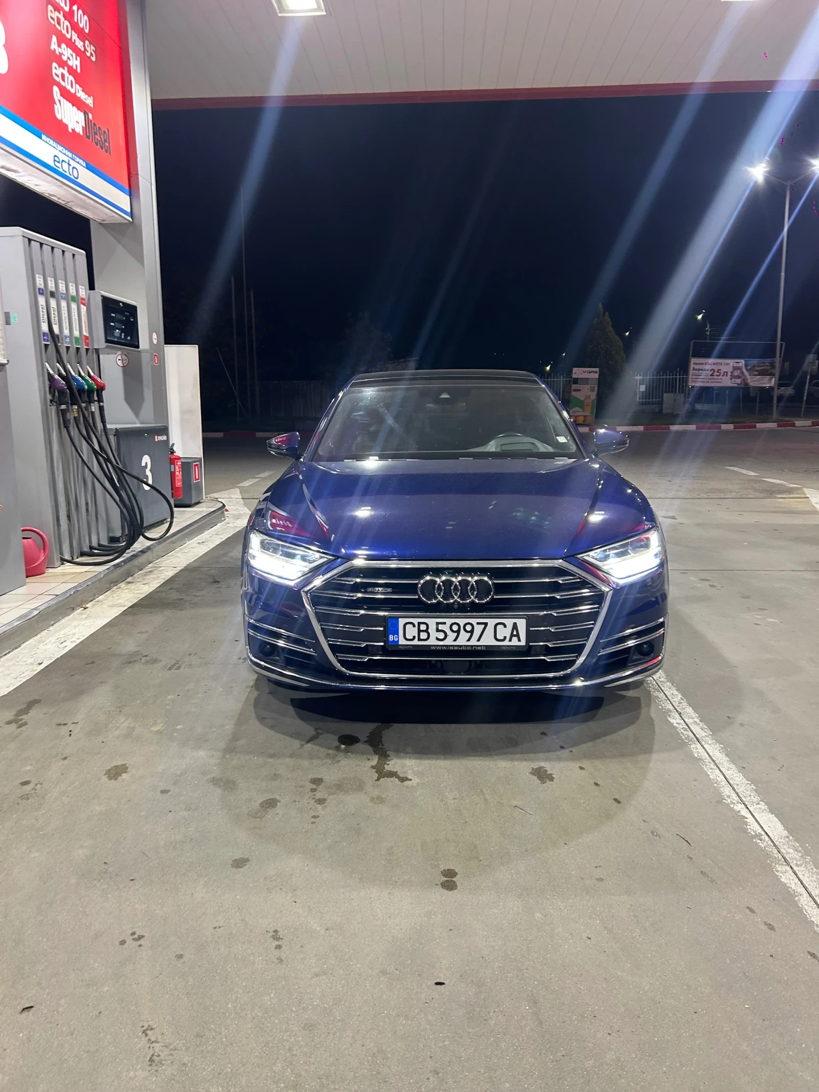 Audi A8 Обслужена ТОП-ТОП, снимка 3 - Автомобили и джипове - 56649749