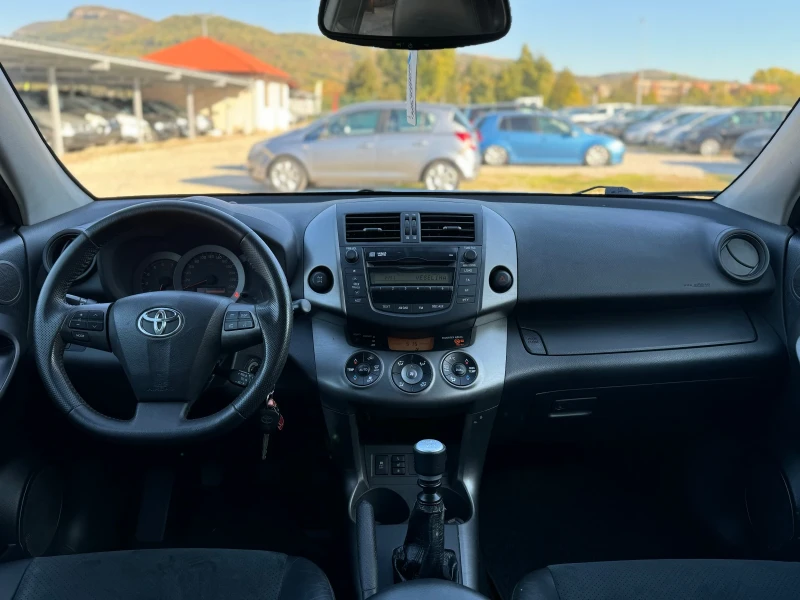 Toyota Rav4 2.2D, снимка 12 - Автомобили и джипове - 47703405