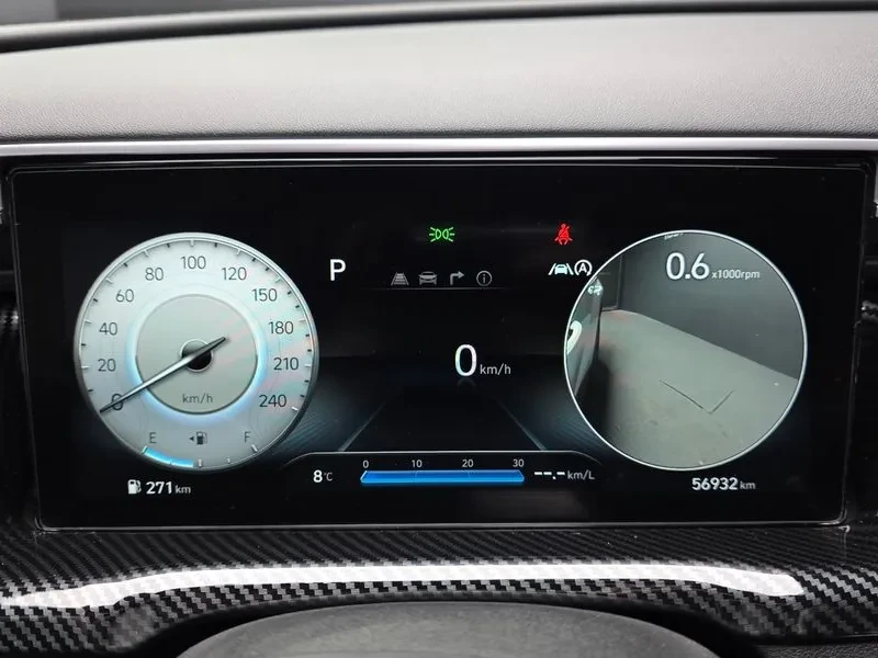 Hyundai Tucson 1.6 4WD - САМО 30% АВАНС, снимка 8 - Автомобили и джипове - 56255856