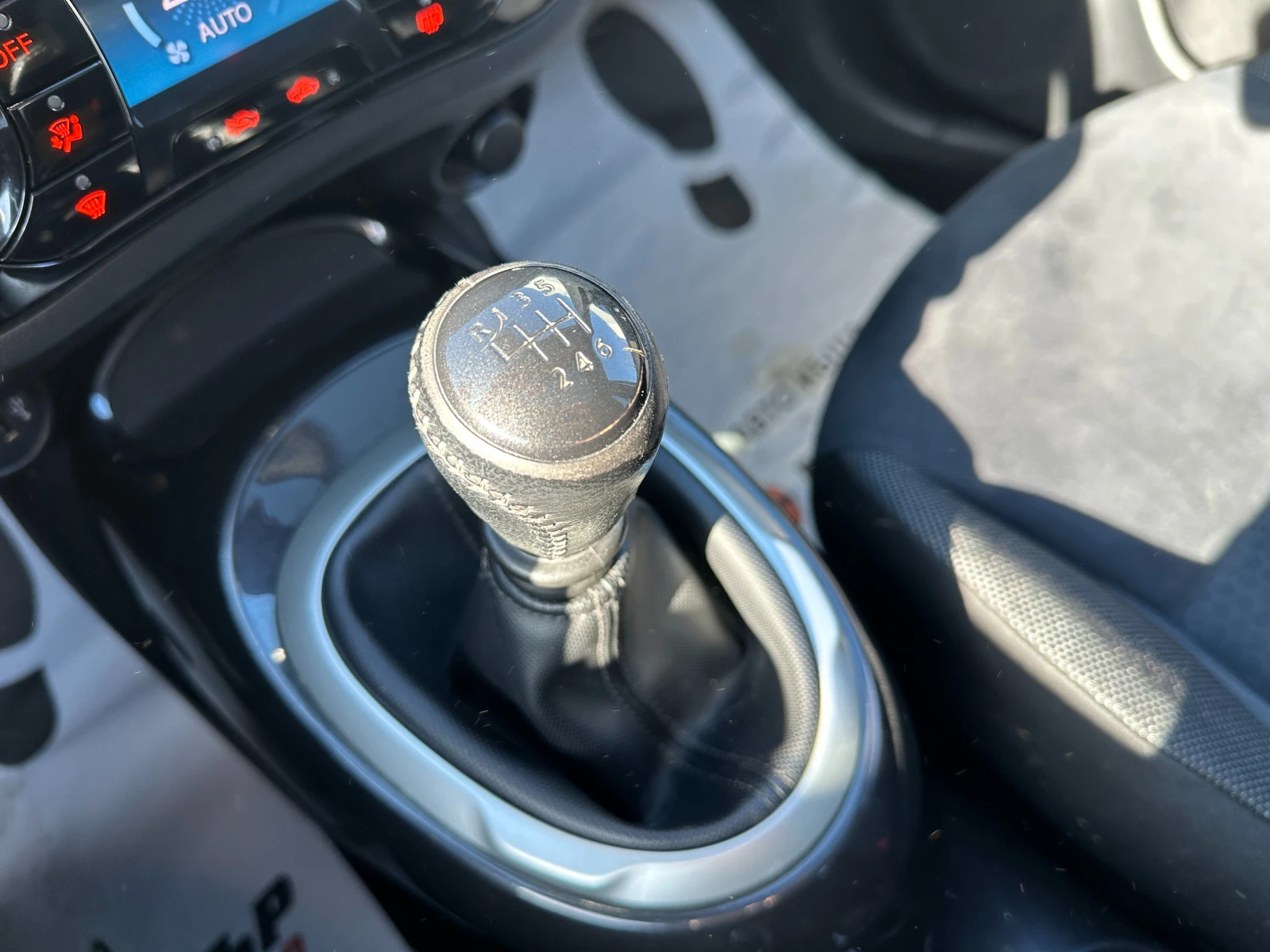 Nissan Juke, снимка 10 - Автомобили и джипове - 53863136