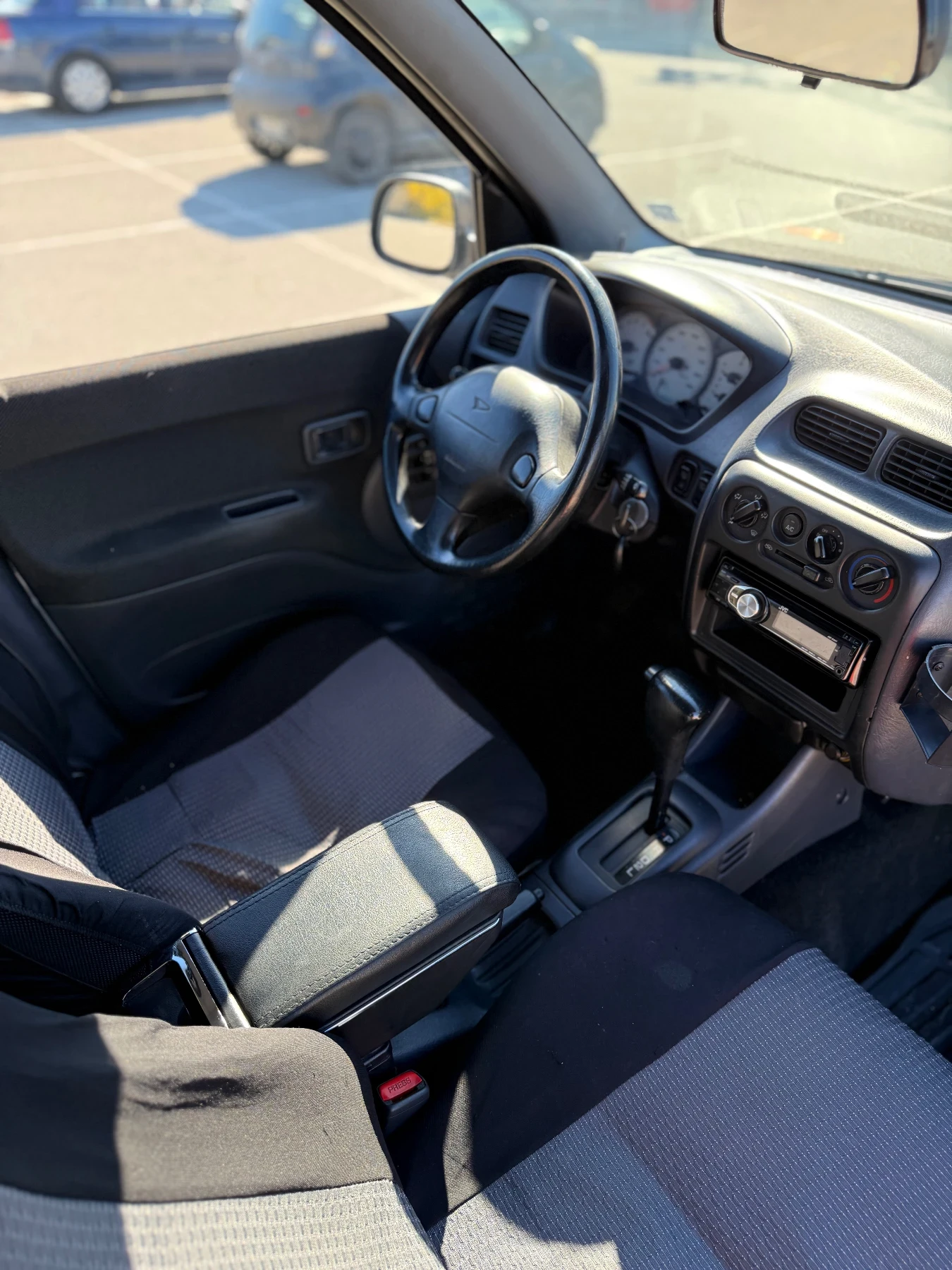 Daihatsu Terios 1.3 Газ Автоматик 4х4, снимка 14 - Автомобили и джипове - 54113340