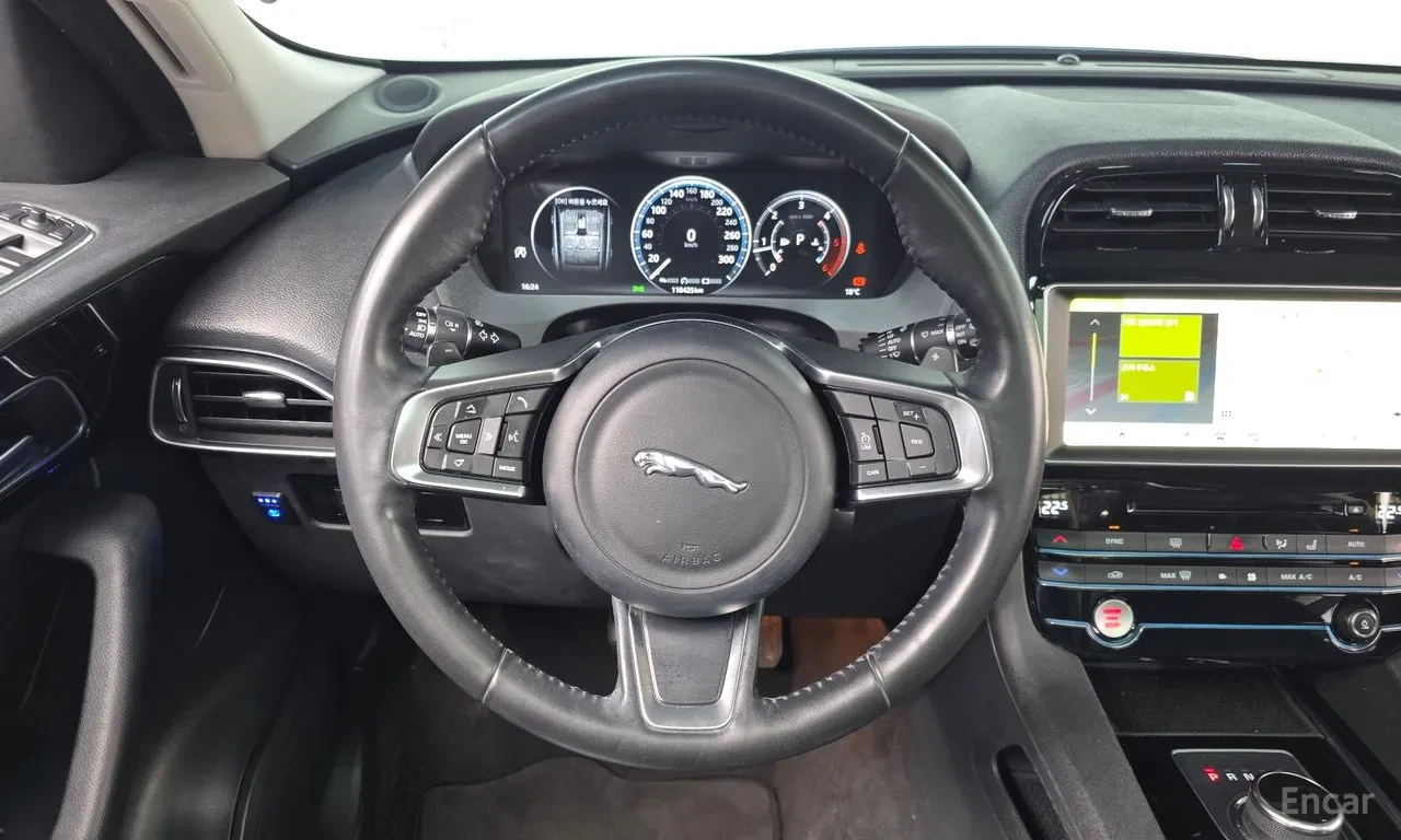 Jaguar F-PACE 20d Prestige, снимка 13 - Автомобили и джипове - 55202937