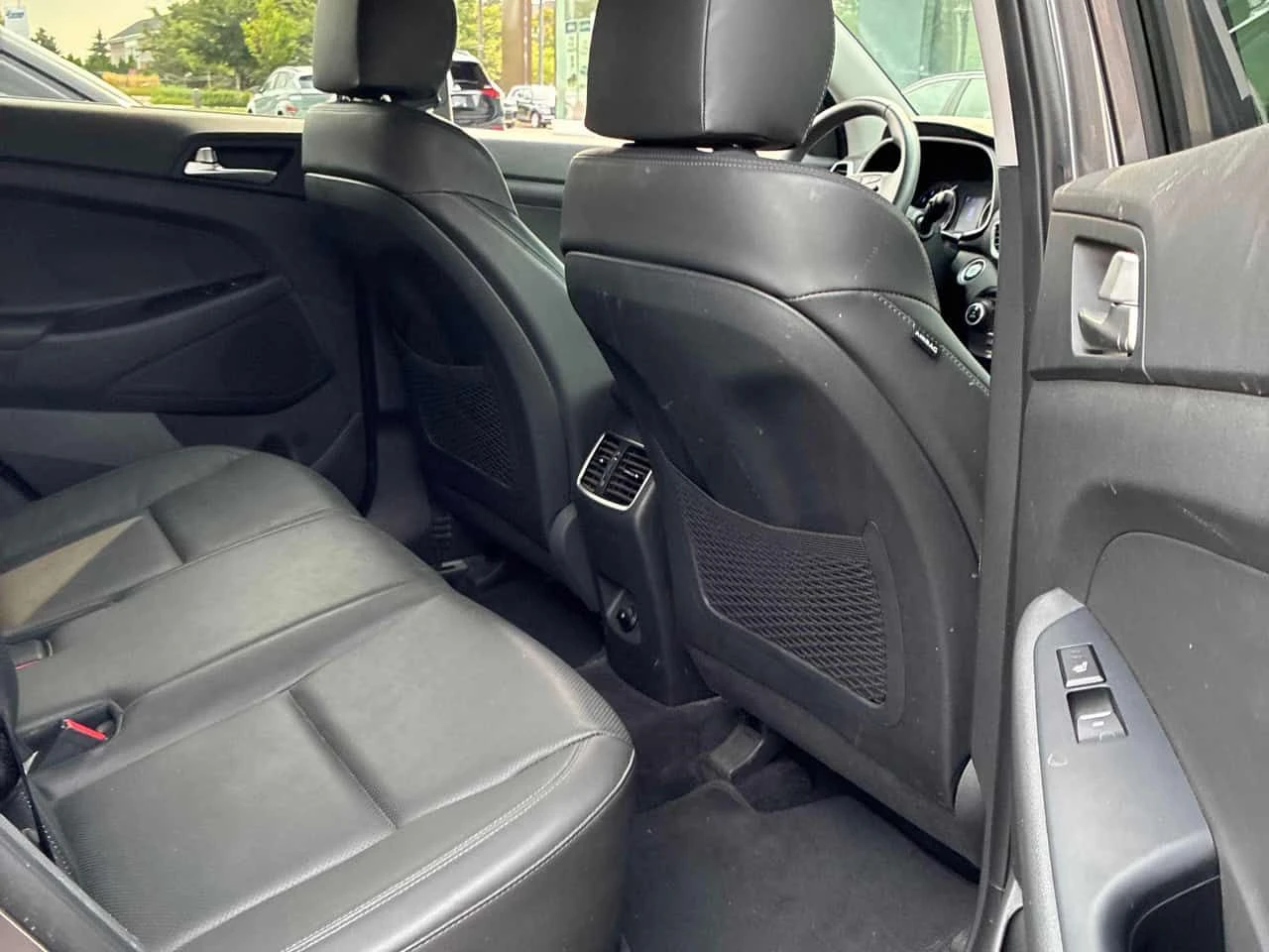 Hyundai Tucson * Luxury * CARFAX * ОПЦИЯ ЗА ФИНАНСИРАНЕ, снимка 13 - Автомобили и джипове - 55646336