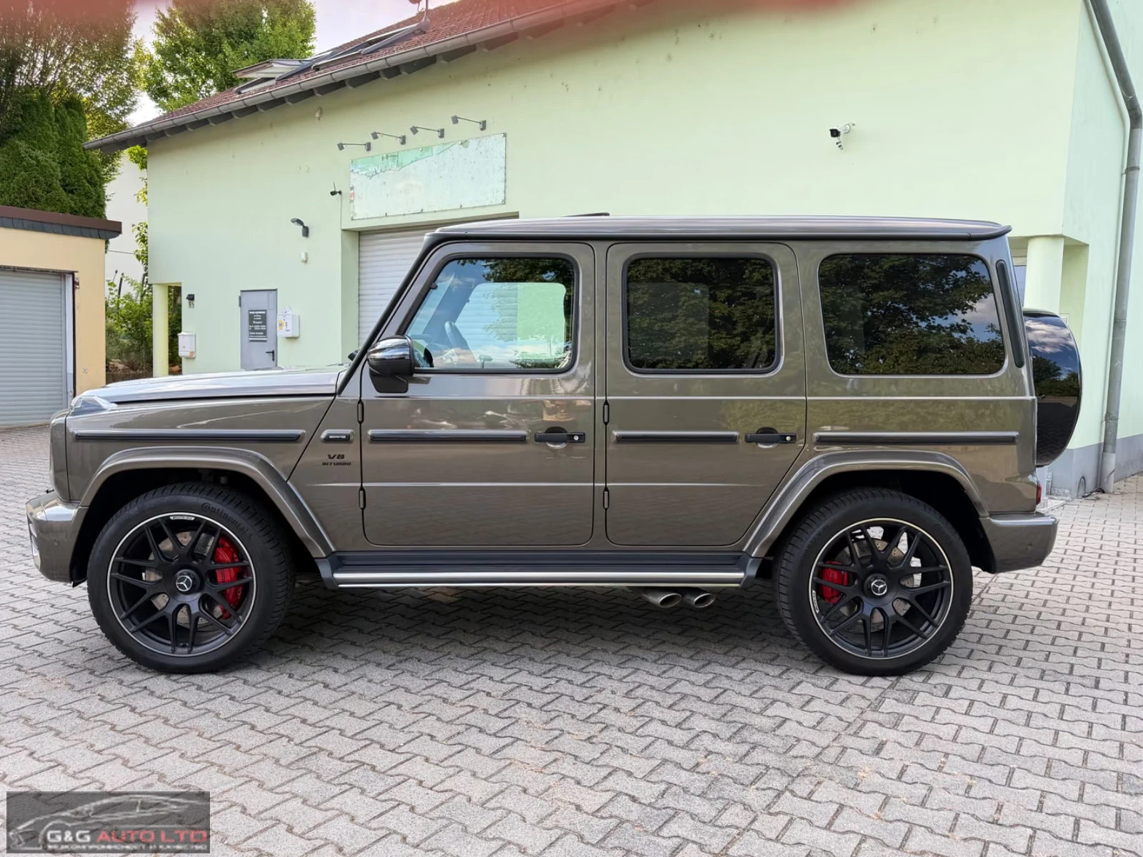 Mercedes-Benz G 63 AMG PERF./585HP/MASSAGE/CARBON/BURM/PANO/360/664q, снимка 3 - Автомобили и джипове - 55939262