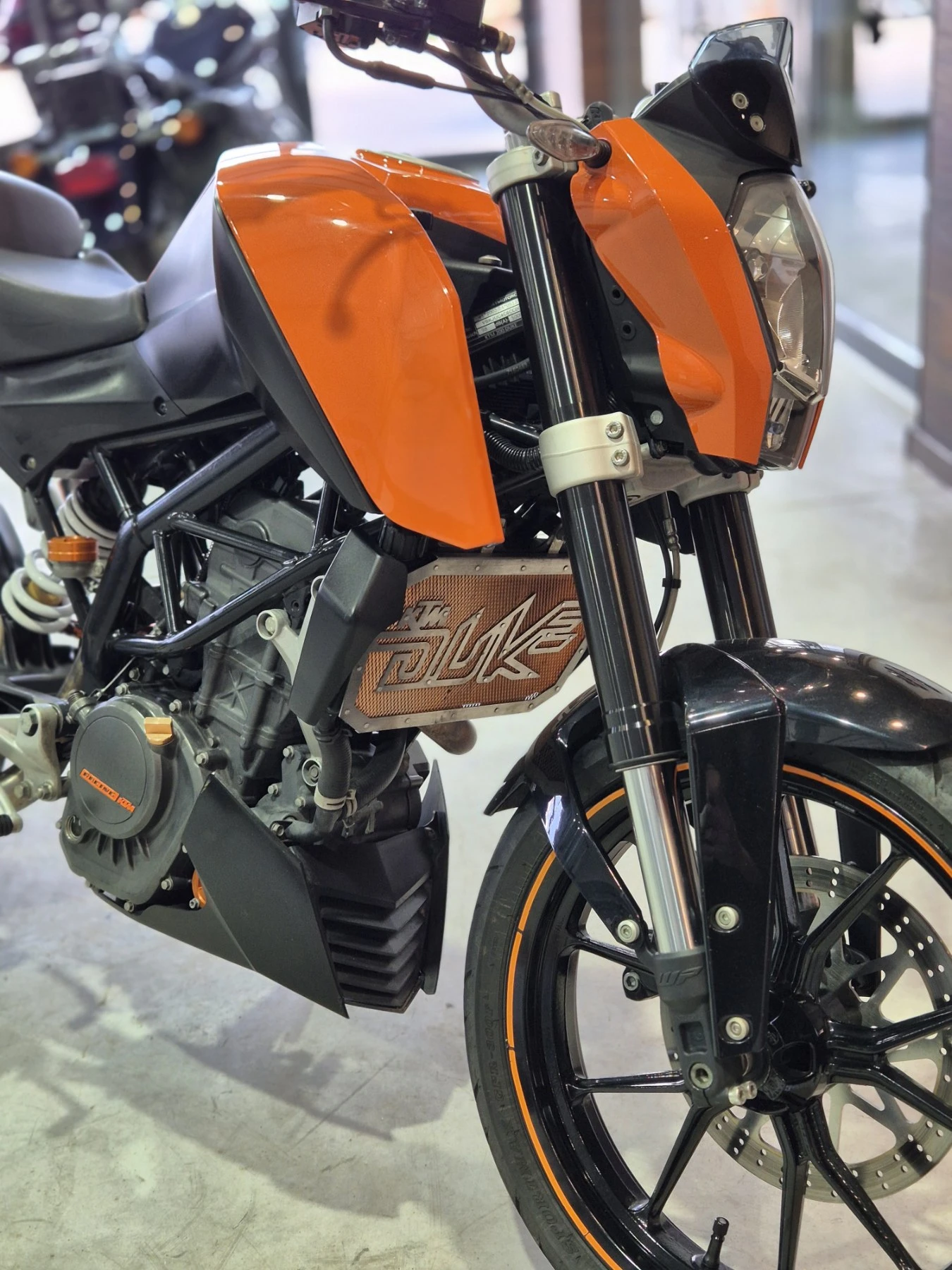 Ktm Duke 200 А2 Нов внос ШВЕЙЦАРИЯ!!!, снимка 9 - Мотоциклети и мототехника - 54138968
