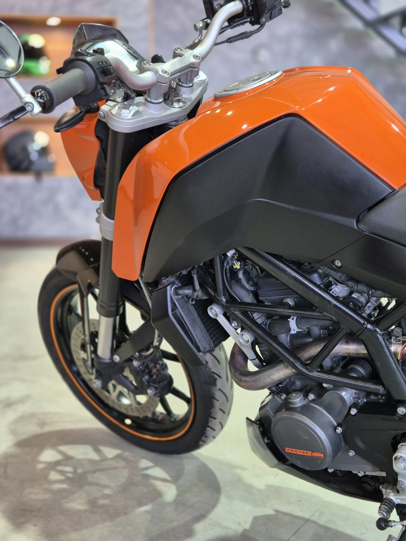 Ktm Duke 200 А2 Нов внос ШВЕЙЦАРИЯ!!!, снимка 11 - Мотоциклети и мототехника - 54138968