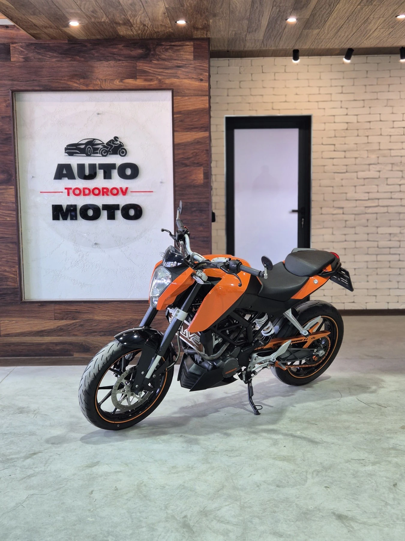 Ktm Duke 200 А2 Нов внос ШВЕЙЦАРИЯ!!!, снимка 3 - Мотоциклети и мототехника - 54138968