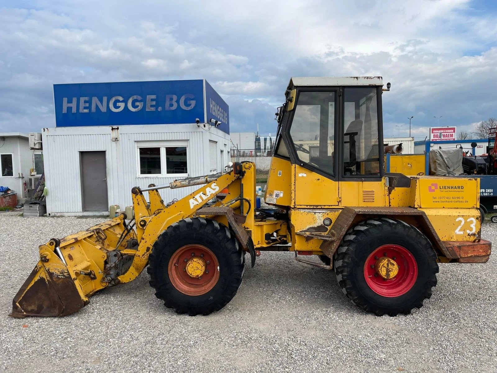 Челен товарач Atlas 72C, снимка 1