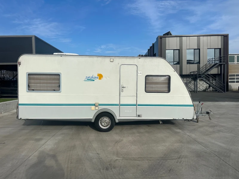 Каравана Knaus Sunshine, снимка 2 - Каравани и кемпери - 52473963