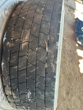 Гуми Всесезонни 295/80R22.5, снимка 4 - Гуми и джанти - 47383920