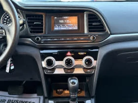 Hyundai Elantra Essential FWD* АвтоКреди* (ЦЕНА ДО БГ), снимка 9