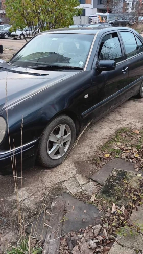 Mercedes-Benz E 200, снимка 5 — Bazar.bg Mercedes-Benz E 200, снимка 5