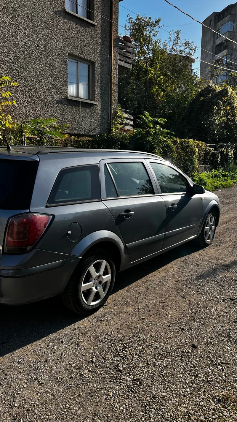 Opel Astra H, снимка 5 - Автомобили и джипове - 47763684