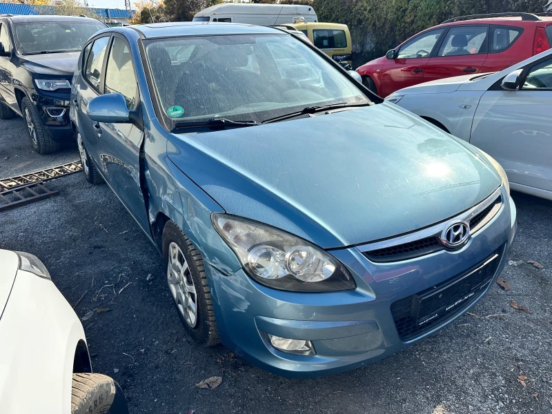 Hyundai I30 1.4 бензин, снимка 5 - Автомобили и джипове - 47847583