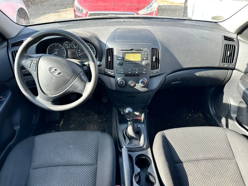 Hyundai I30 1.4 бензин, снимка 7 - Автомобили и джипове - 47847583