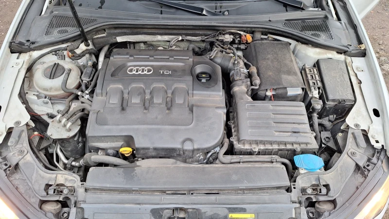 Audi A3 1.6 TDI, автоматик, , снимка 15 - Автомобили и джипове - 48809824