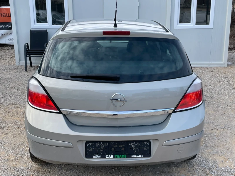 Opel Astra 1.8i/125/АВТОМАТИК/НОВИ ГУМИ/КАТО НОВА!, снимка 5 - Автомобили и джипове - 49104012