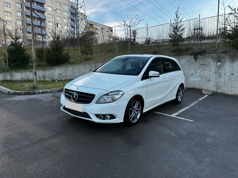 Mercedes-Benz B 180, снимка 1 - Автомобили и джипове - 49312924