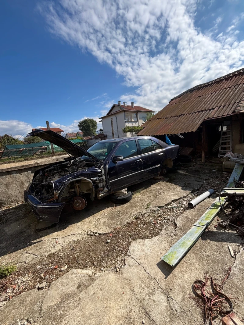 Mercedes-Benz E 220 Mercedes Benz E220 на части, снимка 7 - Автомобили и джипове - 52475796