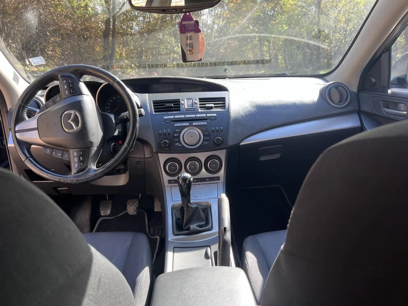 Mazda 3, снимка 8 - Автомобили и джипове - 52314167