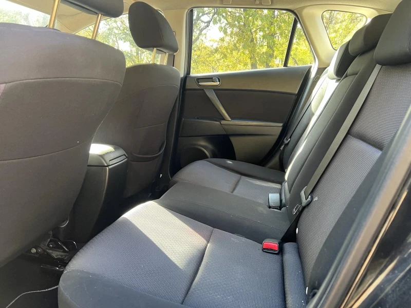 Mazda 3, снимка 10 - Автомобили и джипове - 52314167