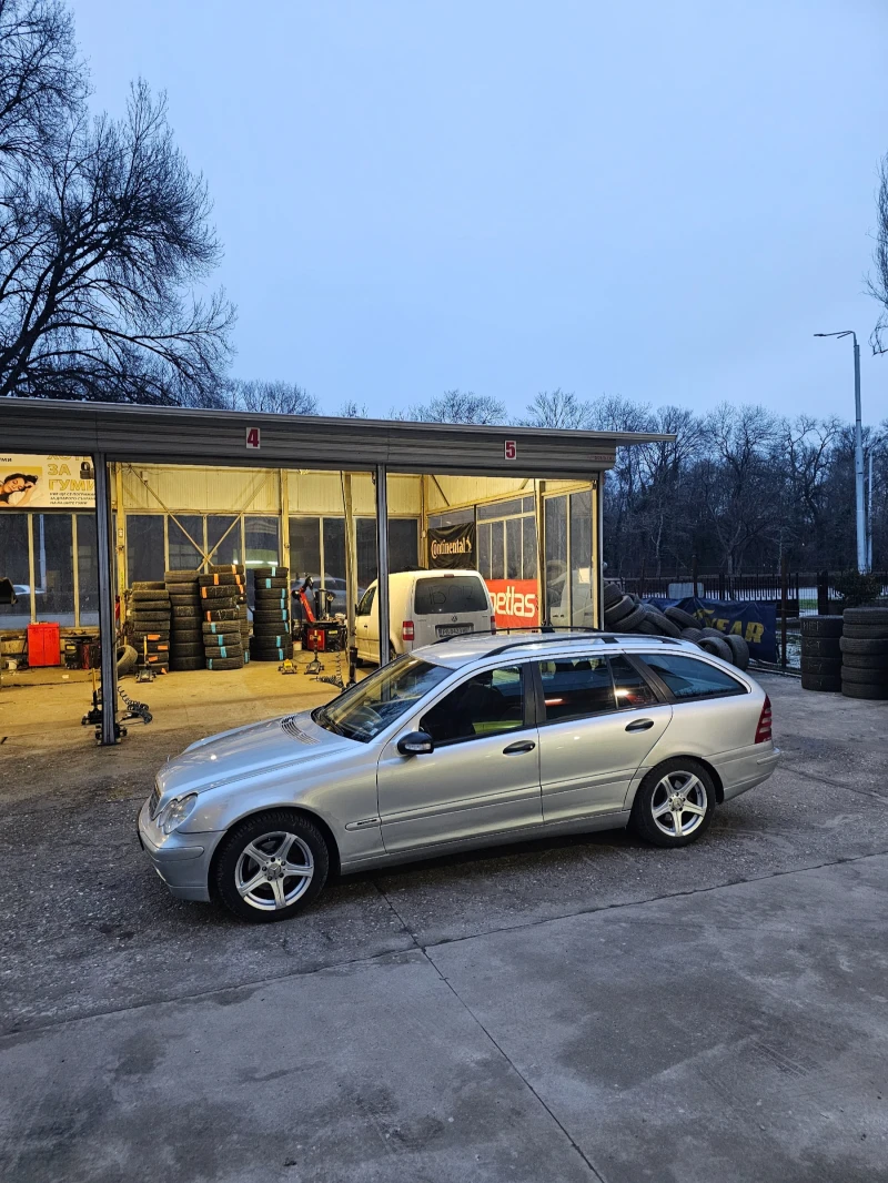 Mercedes-Benz C 220, снимка 2 - Автомобили и джипове - 53447118
