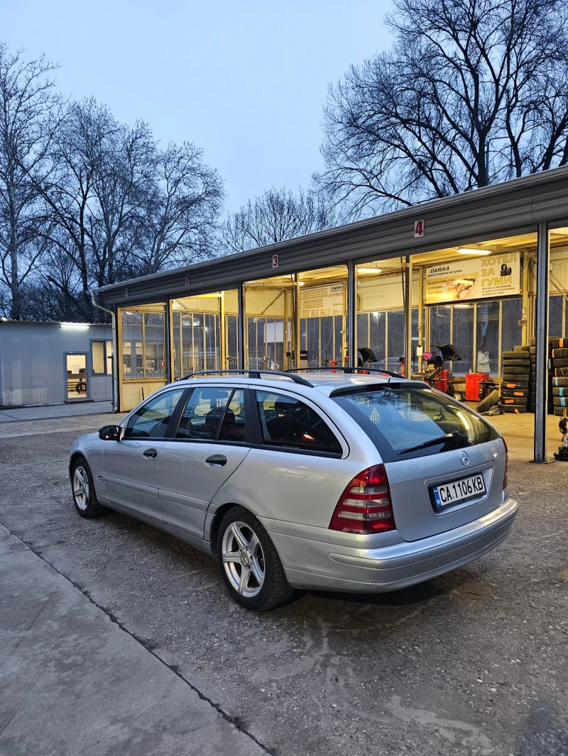 Mercedes-Benz C 220, снимка 3 - Автомобили и джипове - 53447118
