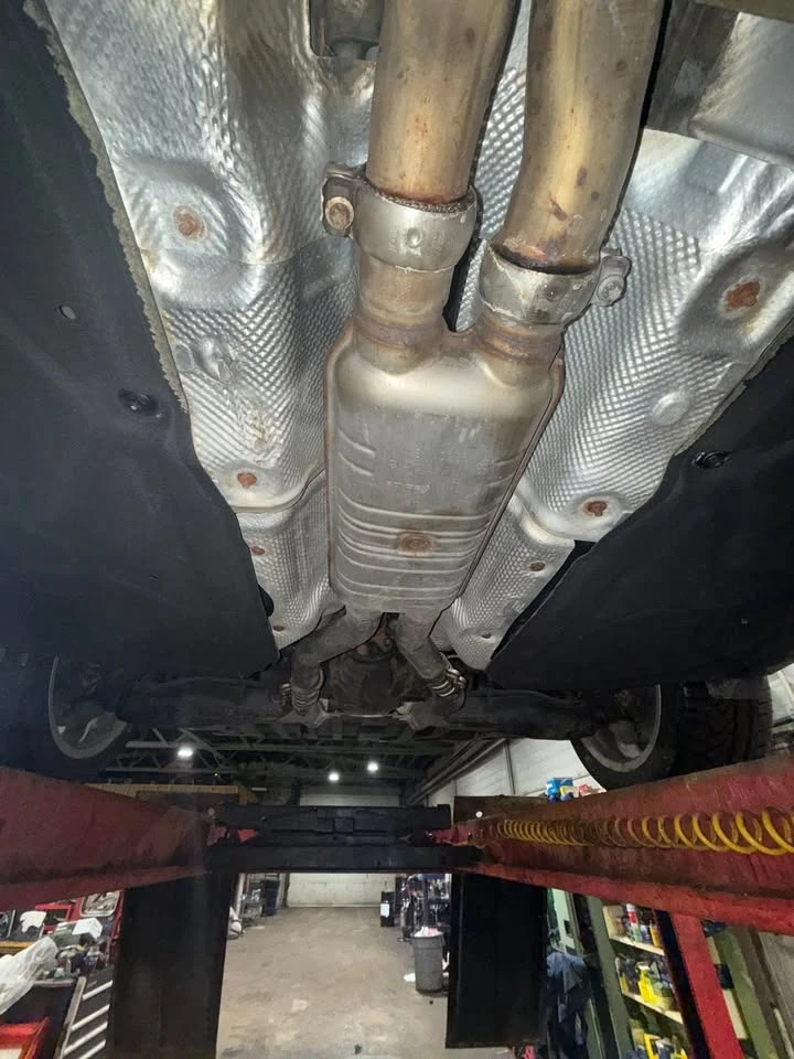 Mercedes-Benz CLS 550 4MATIC * * CARFAX * * АВТО КРЕДИТ * * , снимка 16 - Автомобили и джипове - 53087631