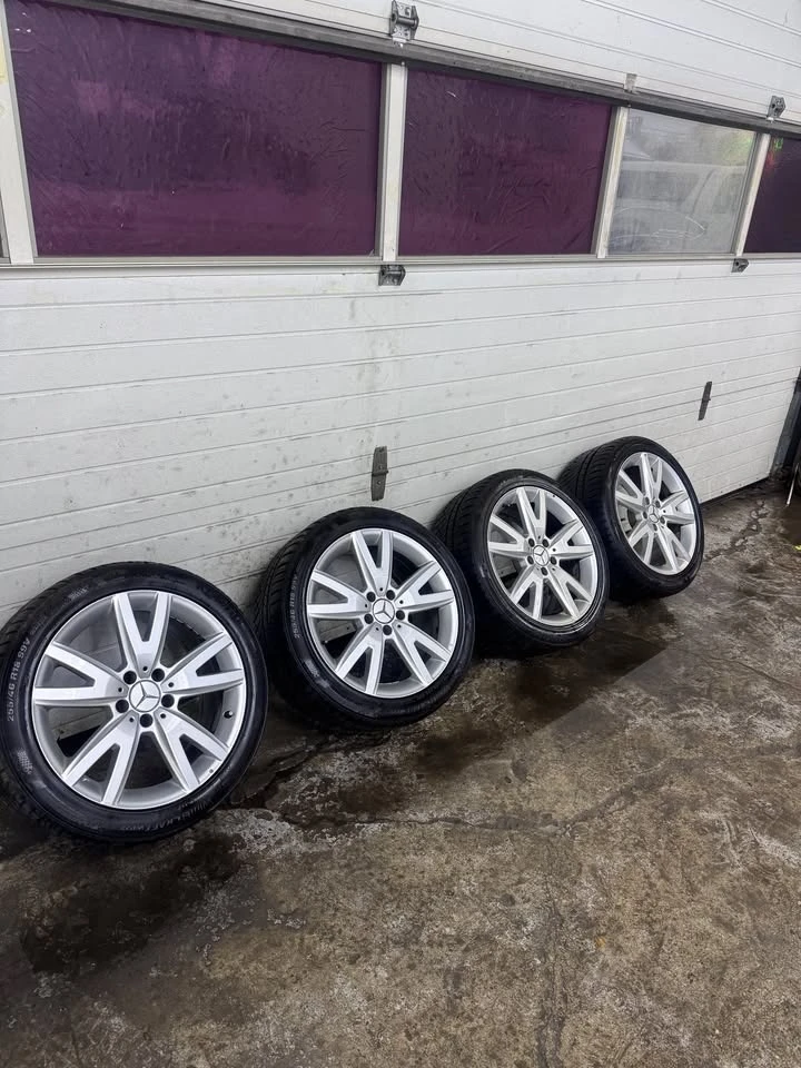 Mercedes-Benz CLS 550 4MATIC * * CARFAX * * АВТО КРЕДИТ * * , снимка 17 - Автомобили и джипове - 53087631