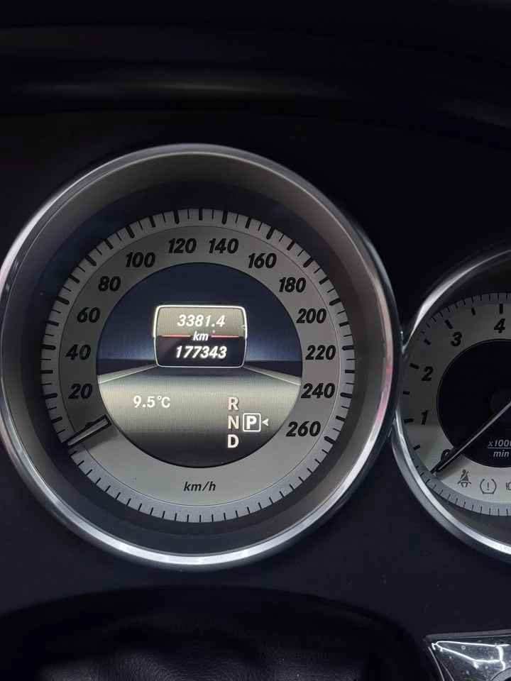 Mercedes-Benz CLS 550 4MATIC * * CARFAX * * АВТО КРЕДИТ * * , снимка 11 - Автомобили и джипове - 53087631