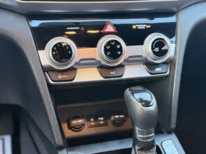 Hyundai Elantra Essential FWD* АвтоКреди* (ЦЕНА ДО БГ), снимка 11 - Автомобили и джипове - 53952107