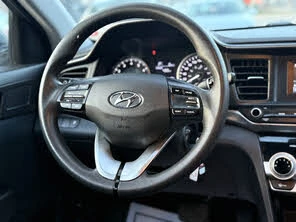 Hyundai Elantra Essential FWD* АвтоКреди* (ЦЕНА ДО БГ), снимка 8 - Автомобили и джипове - 53952107