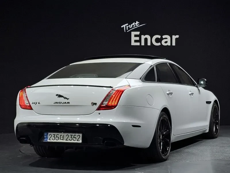 Jaguar Xj 3.0D, снимка 2 - Автомобили и джипове - 54454378